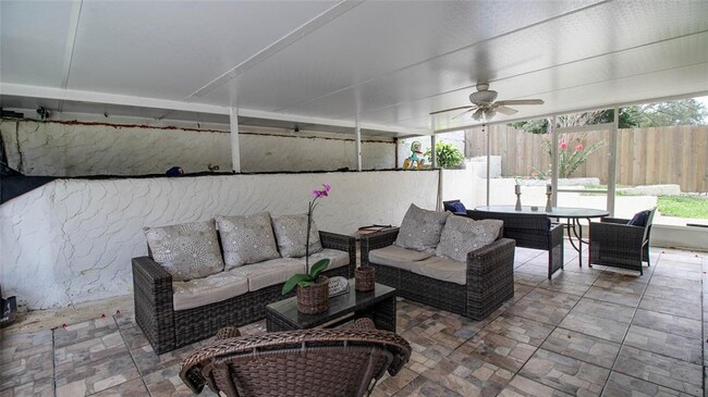 Building Photo - 913 Red Dandy Dr