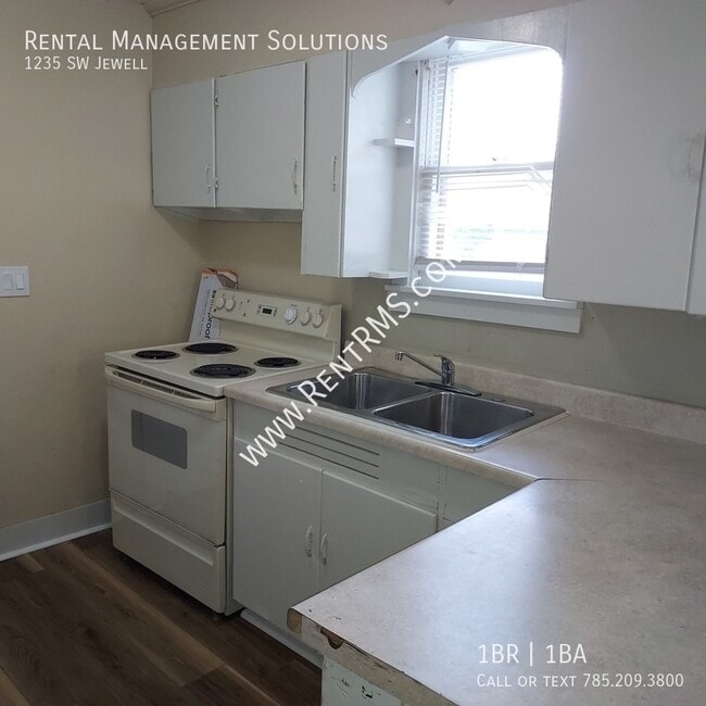 Building Photo - 1235 SW Jewell-