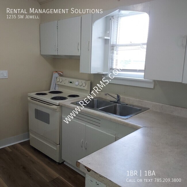 Building Photo - *NEAR WASHBURN UNIVERSITY* 1235 SW Jewell-...