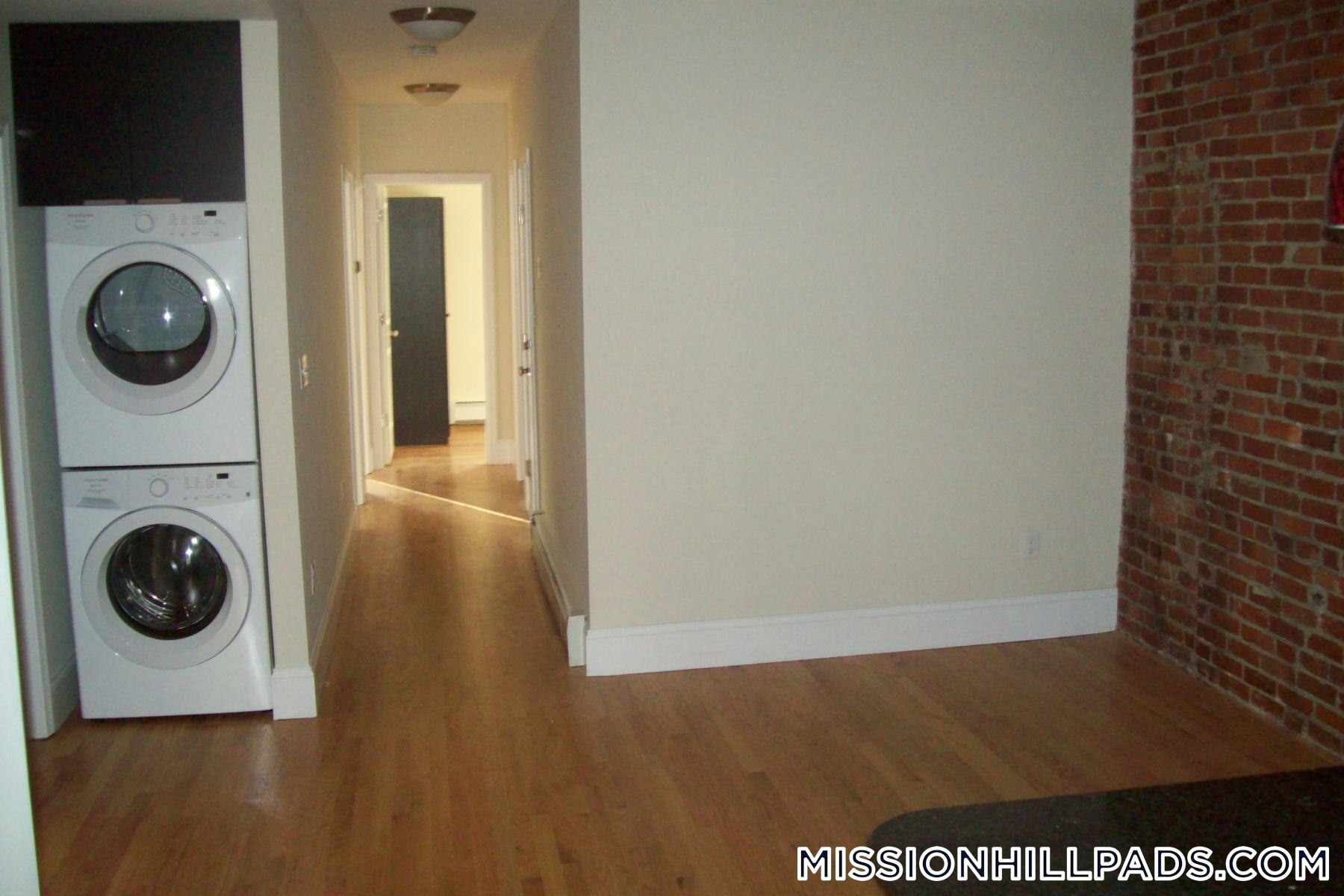 Building Photo - 14 Parker Hill Ave