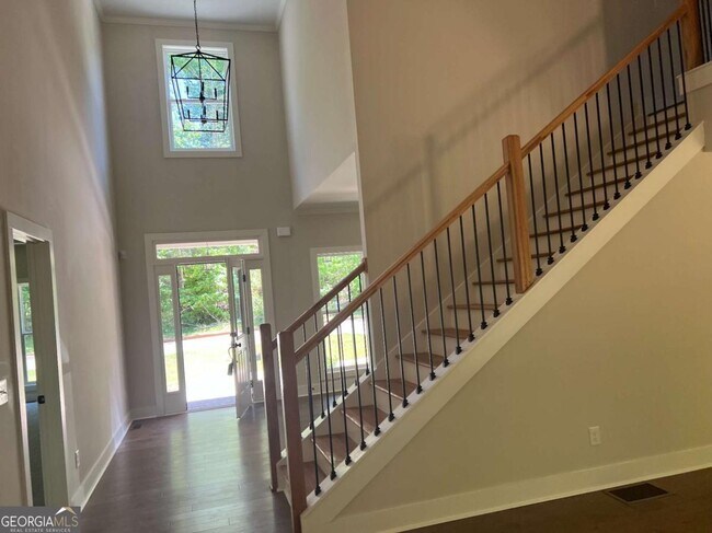 Building Photo - 370 Ansley Dr