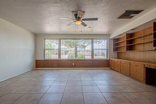 Building Photo - 4200 N Stanton St