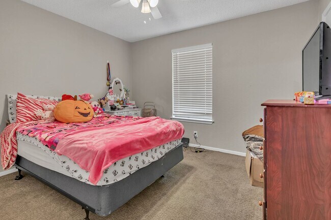 Building Photo - 3808-3814 Coates Circle