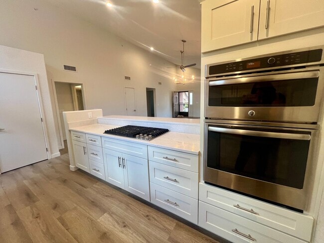 Building Photo - Unfurnished, 1-year long-term rental, Procure Only