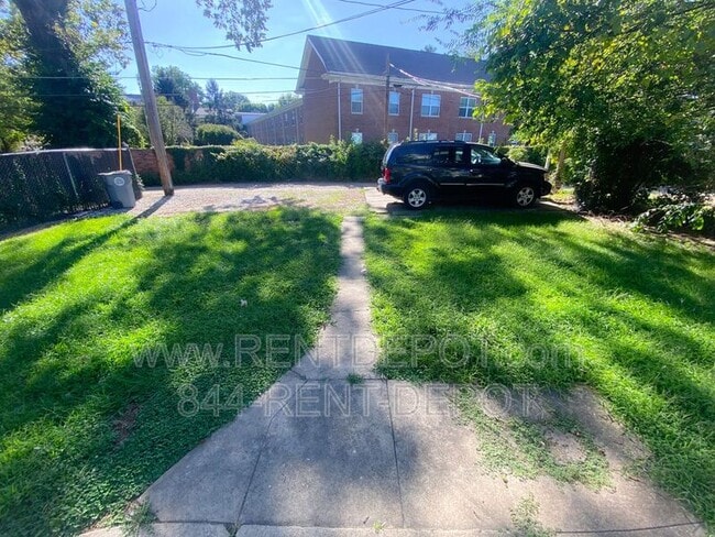 Building Photo - 1231 Culver Dr