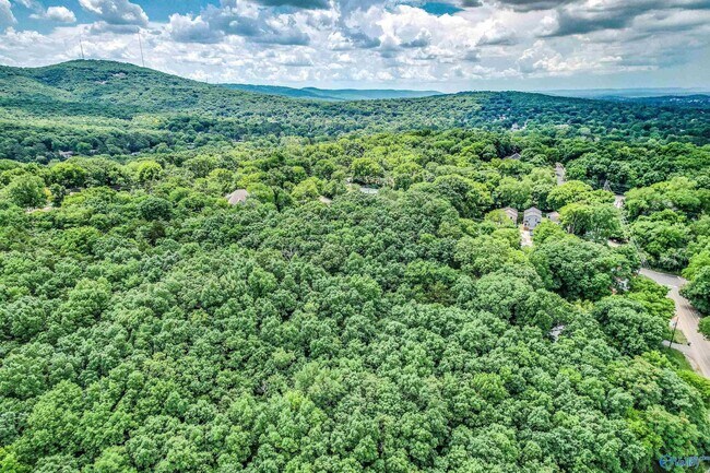 Building Photo - 1716 NE Wellman Ave