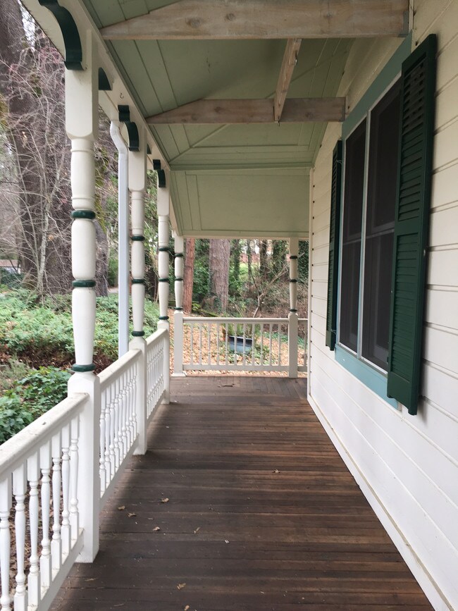Building Photo - 228 B St