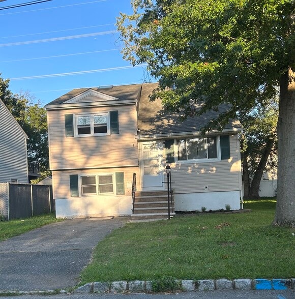 Building Photo - 24 Huron Ave