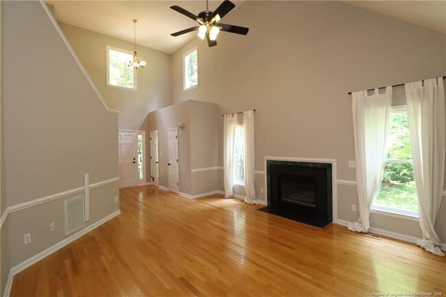 Building Photo - 109 Candy Apple Ct