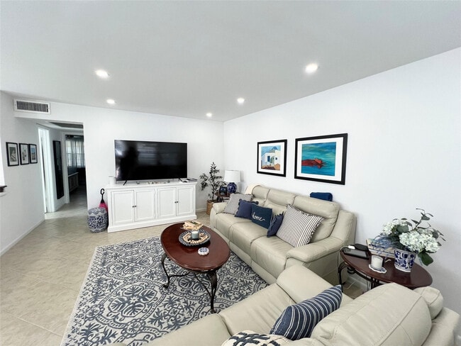 Building Photo - 531 Durham Cir