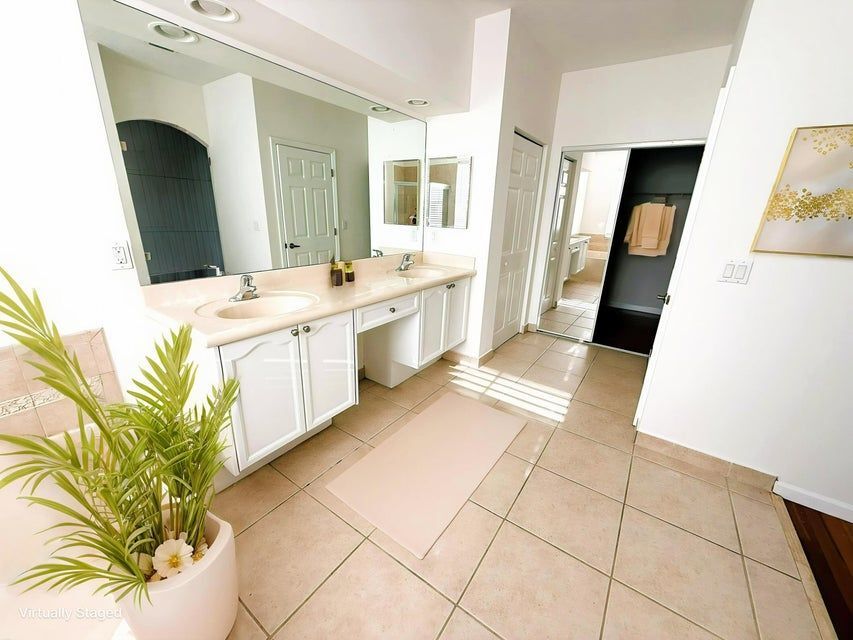 Building Photo - 1171 W Magnolia Cir
