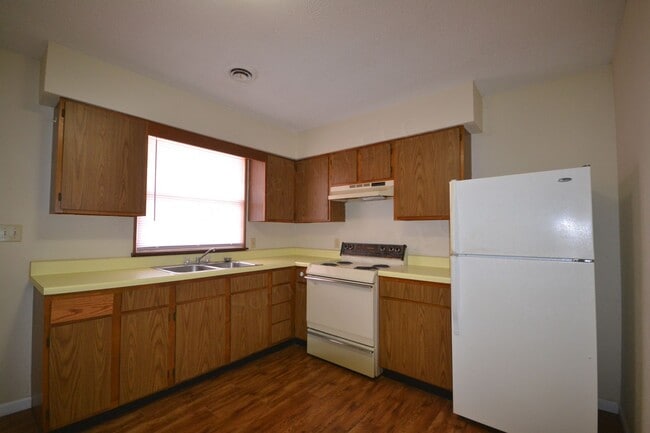 Building Photo - Greenfield Apartments