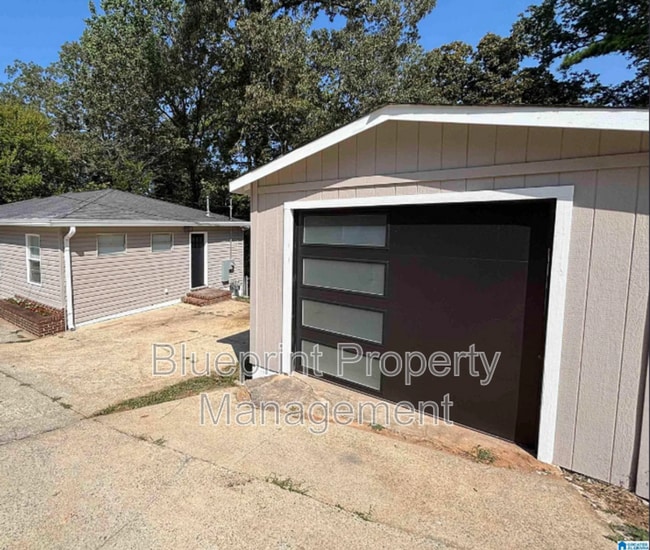 Building Photo - 500 Rollingwood Rd