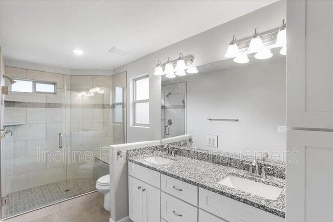 Building Photo - 2261 Tonaquint Dr