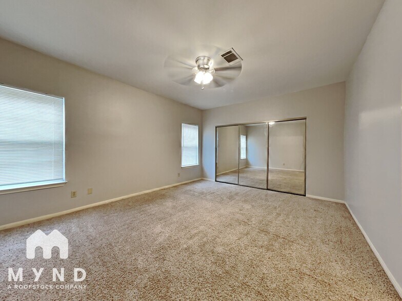 Building Photo - 2884 Holly Hall St