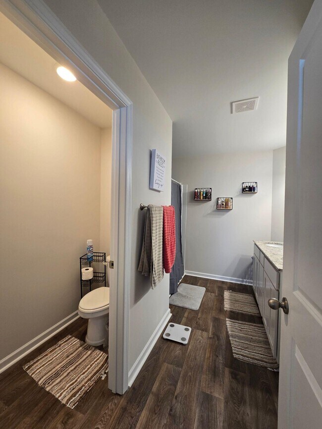 Building Photo - 1762 Camazay Dr