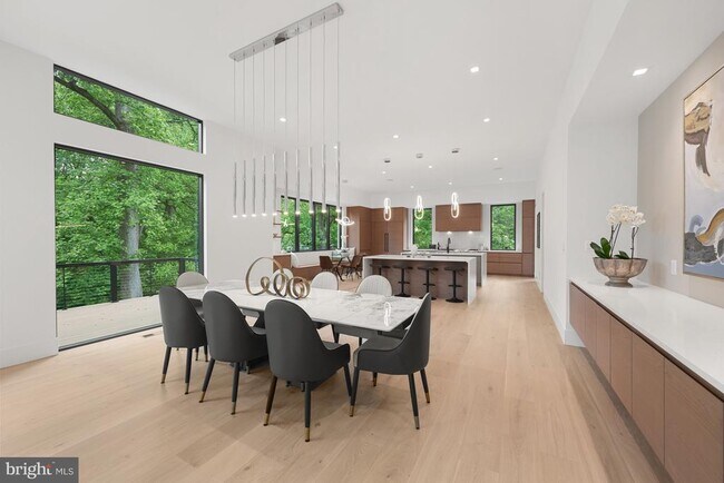 Building Photo - 6018 Woodland Terrace