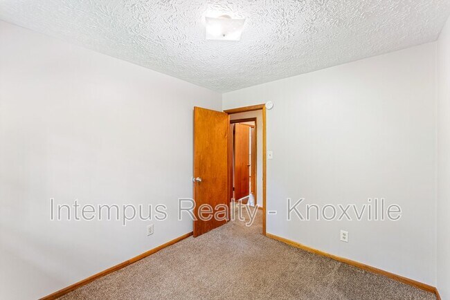 Building Photo - 8738 Gleason Dr