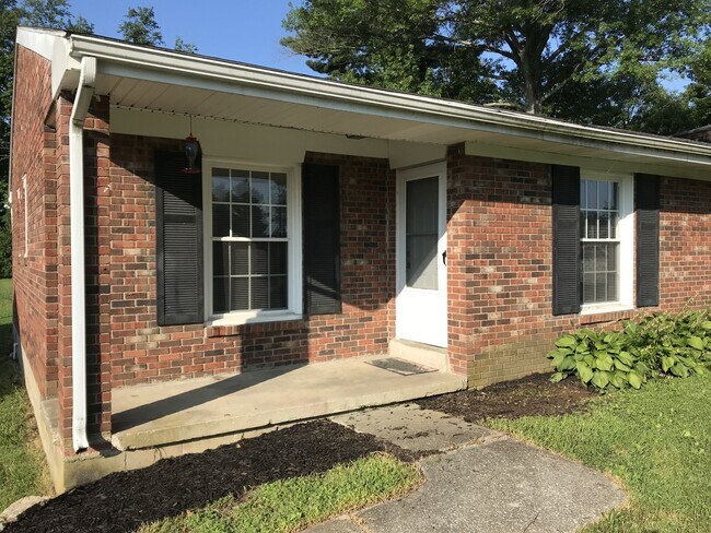 Building Photo - 4 Seminole Dr