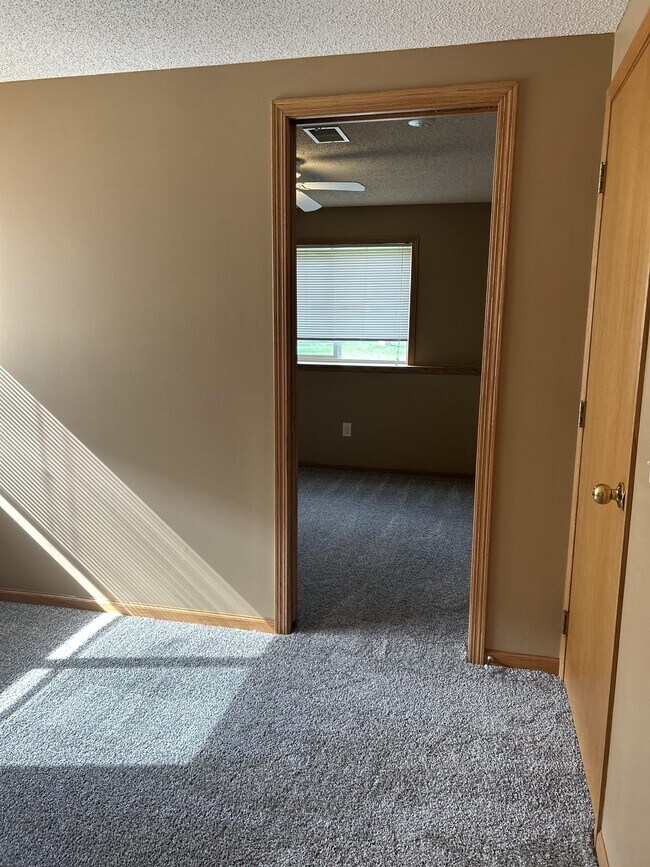 Building Photo - 9059 Oriole Ln