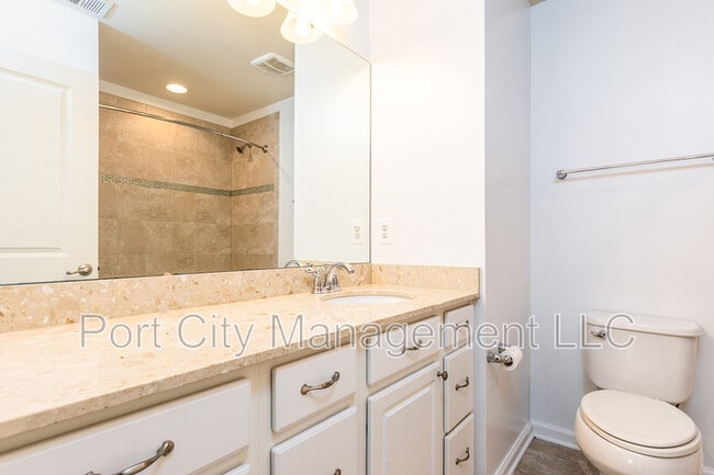 Building Photo - 4519 Foster Ave