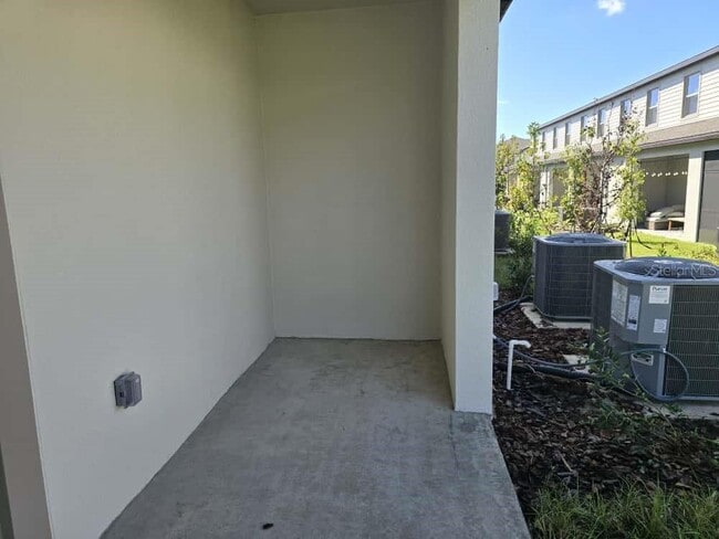 Building Photo - 10135 Trumpet Honeysuckle Wy