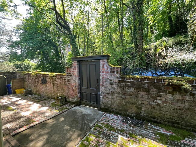 Building Photo - Charming 3 Bed 3.5 Bath home in Southwest ...