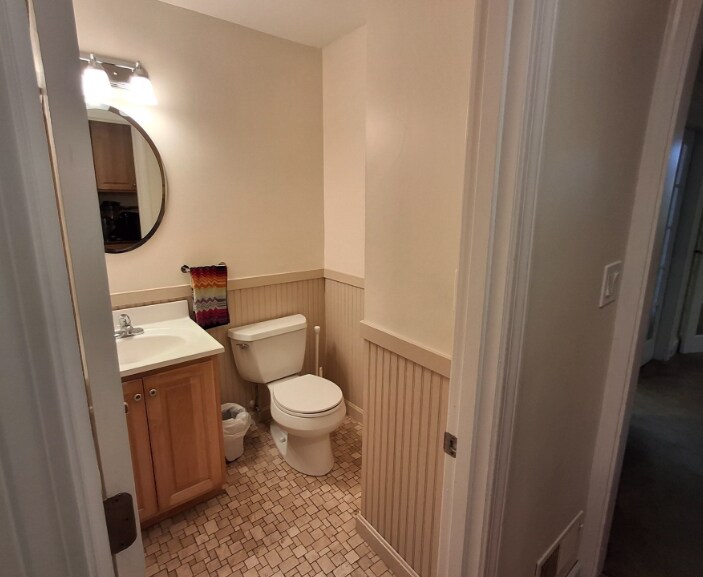 Building Photo - 6 Rockwood Ln