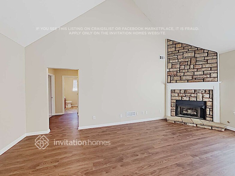Building Photo - 520 Hamlet Dr