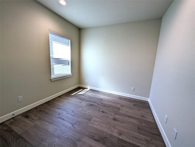 Building Photo - 803 Burton Lndg Ln
