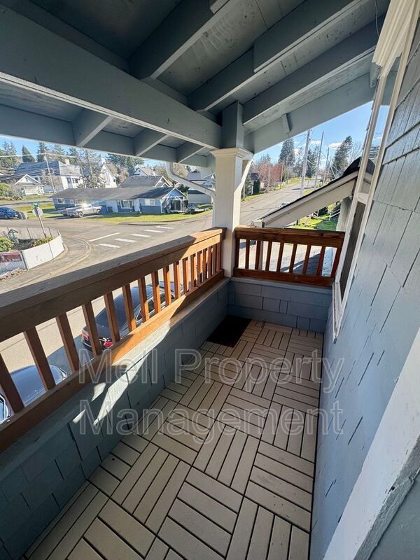 Building Photo - 315 S Main St