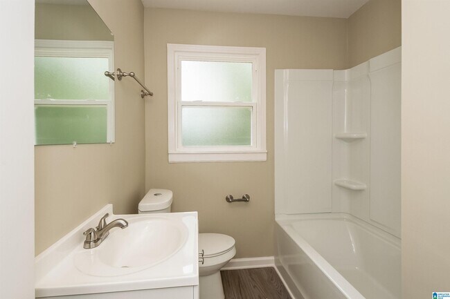 Building Photo - 557 Zinnia Ln