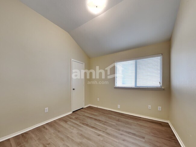 Building Photo - 1349 Illinois Ave