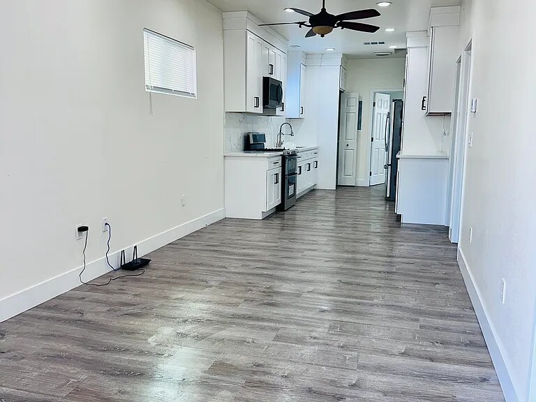 Building Photo - 9443 Lotus Dr