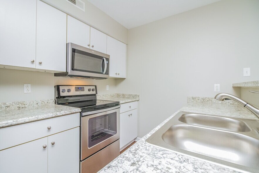 Building Photo - 1416 Westview Dr