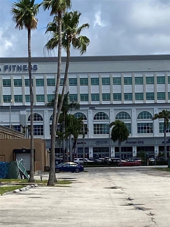 Building Photo - 1855 NE 121st St