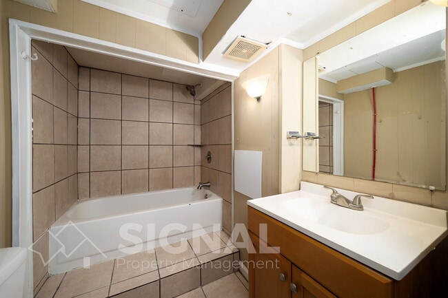 Building Photo - 1156 Skyline Dr