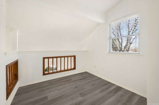 Building Photo - 9135 Jean Verte