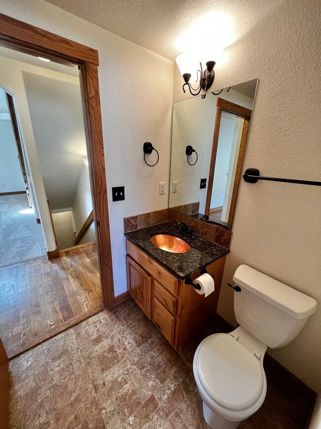 Building Photo - 3 bed, 3 bath Home in Poudre Overlook Neig...