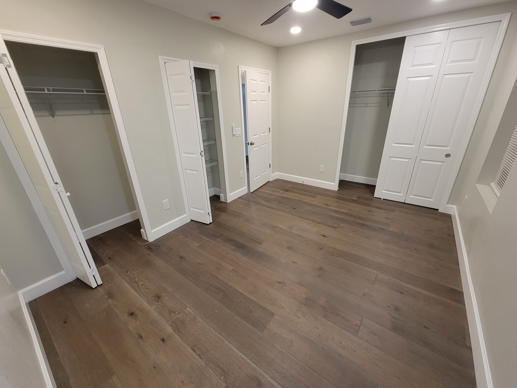 Building Photo - 611 Tanglewood St