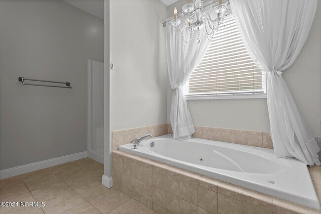 Building Photo - 412 Azalea Dr