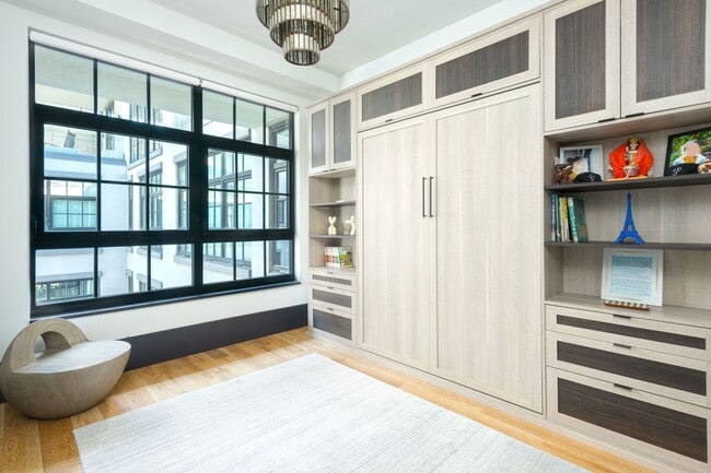 Building Photo - 51 Jay St