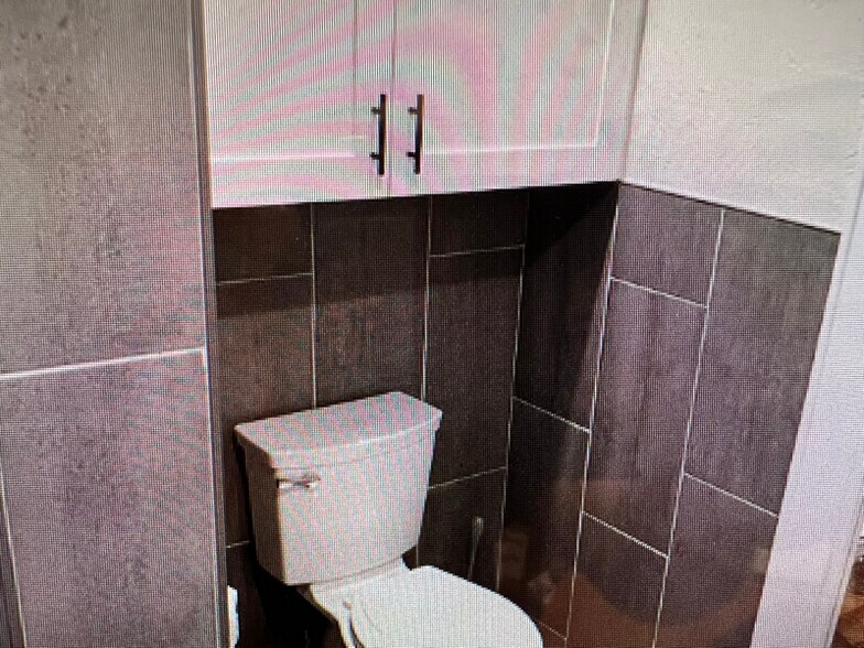 Building Photo - 538 E Colter St