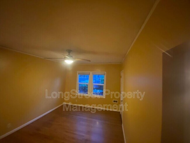 Building Photo - 5270 N Williams Ave