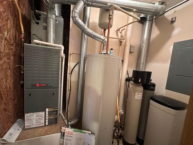 Building Photo - 135 Saratoga St