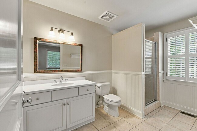 Building Photo - 2023 Galbraith Dr