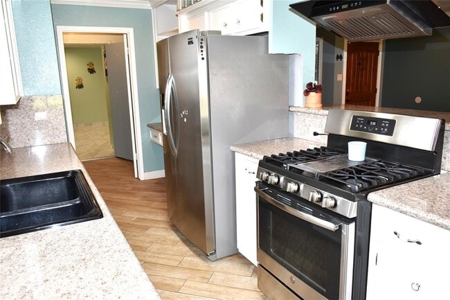 Building Photo - 12706 Highmanor Dr
