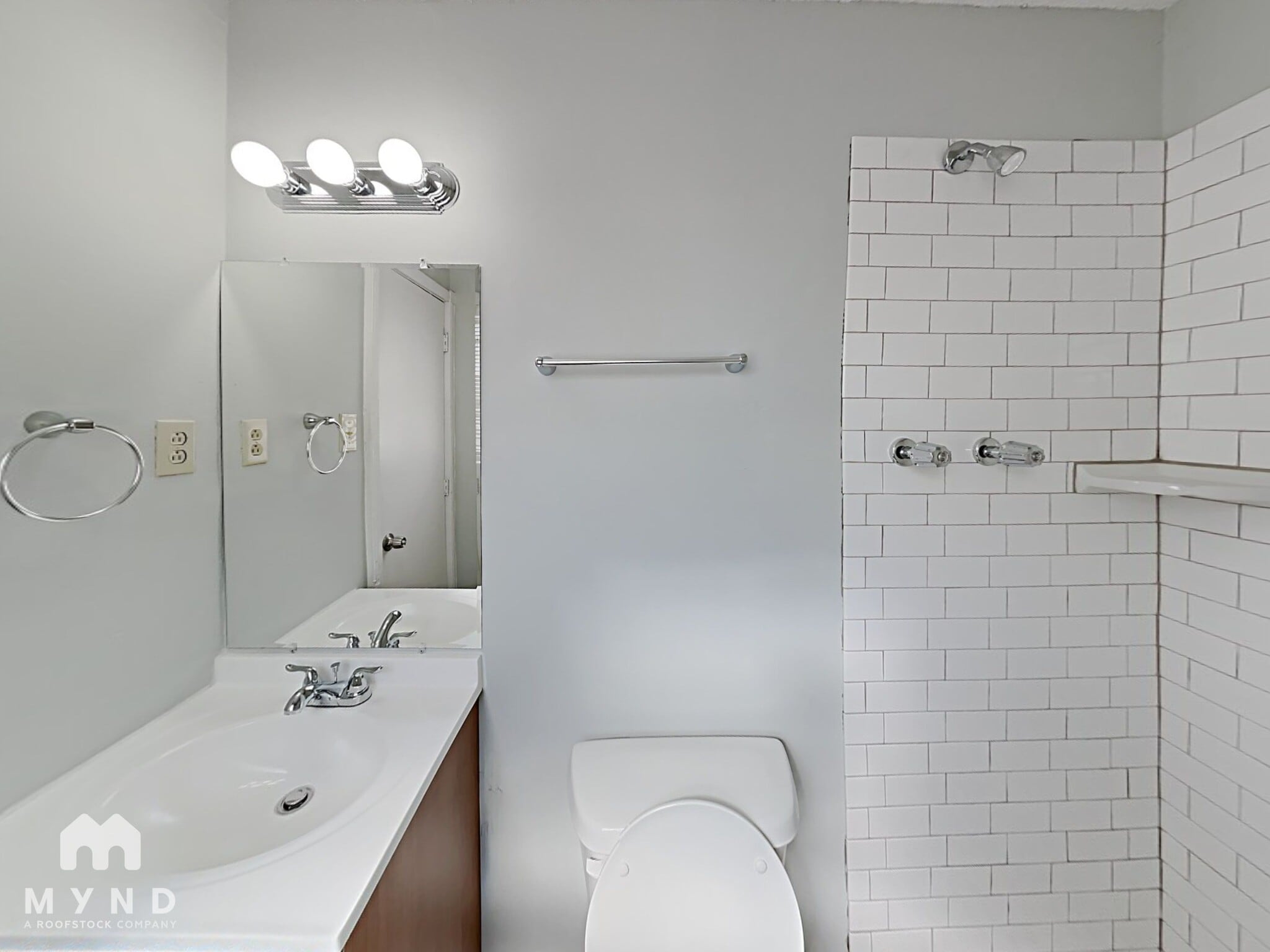 Building Photo - 3056 Darrow St