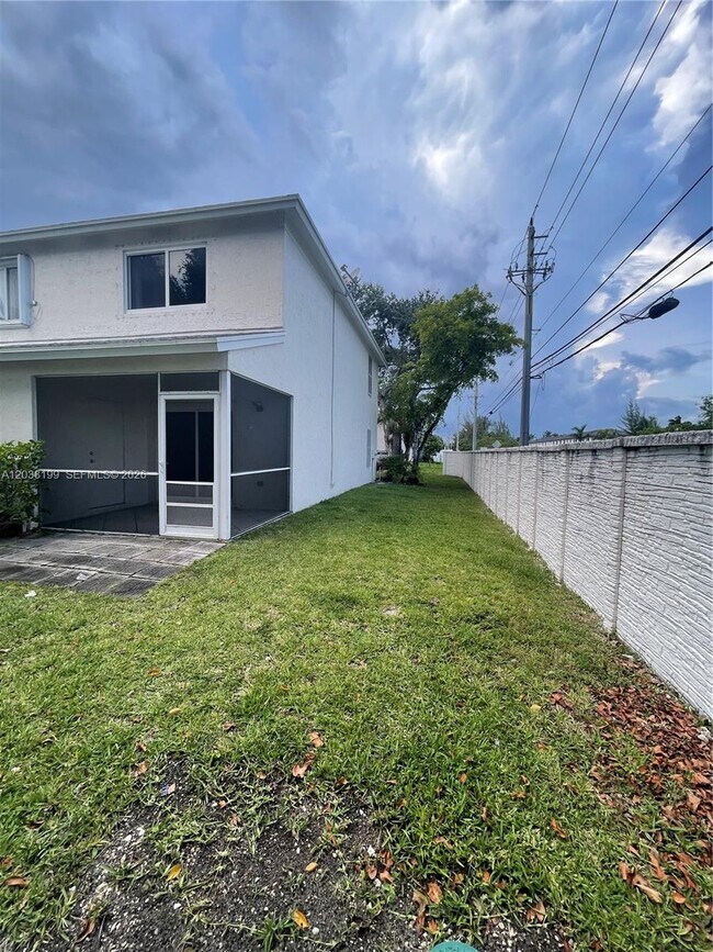 Building Photo - 3100 SW 50th St