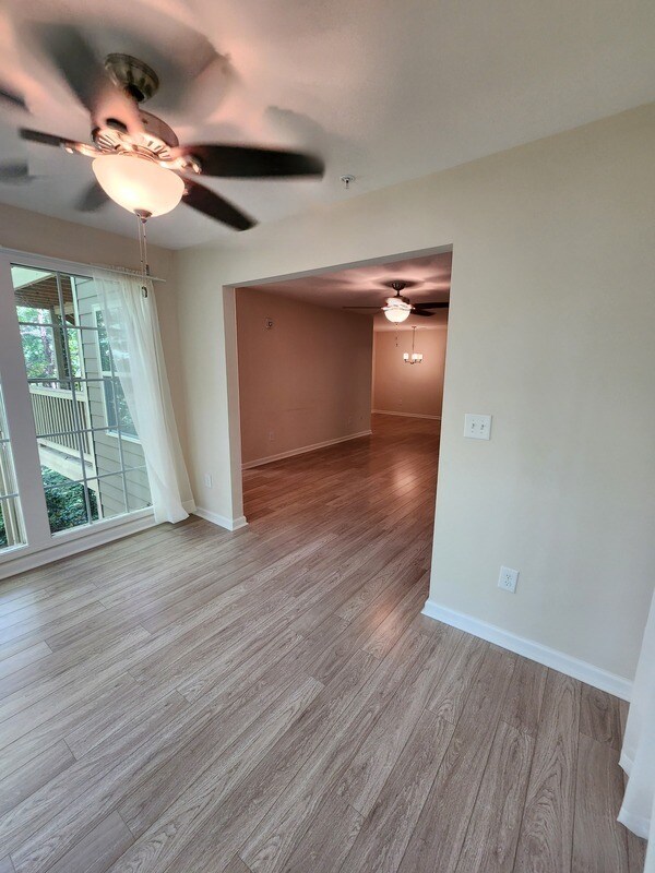 Building Photo - 807 Country Park Dr